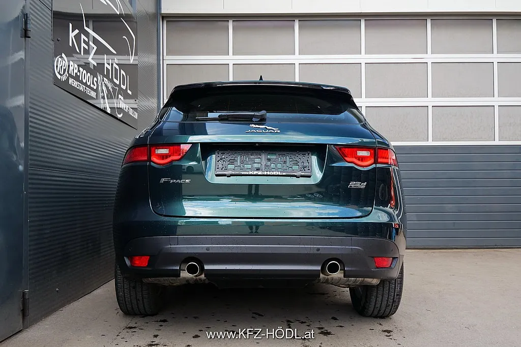 Jaguar F-Pace 25d AWD Prestige Aut. Image 4