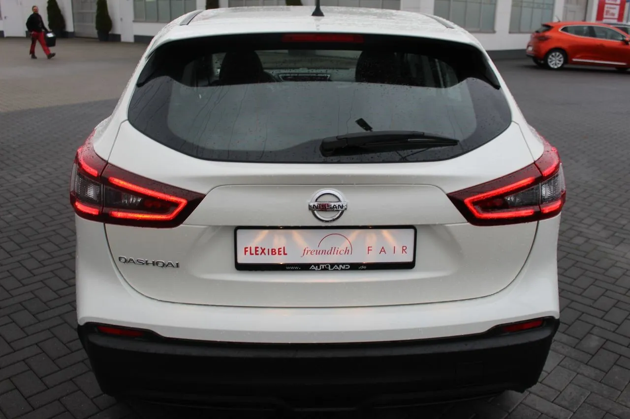 Nissan Qashqai 1.3 DIG-T...  Image 5